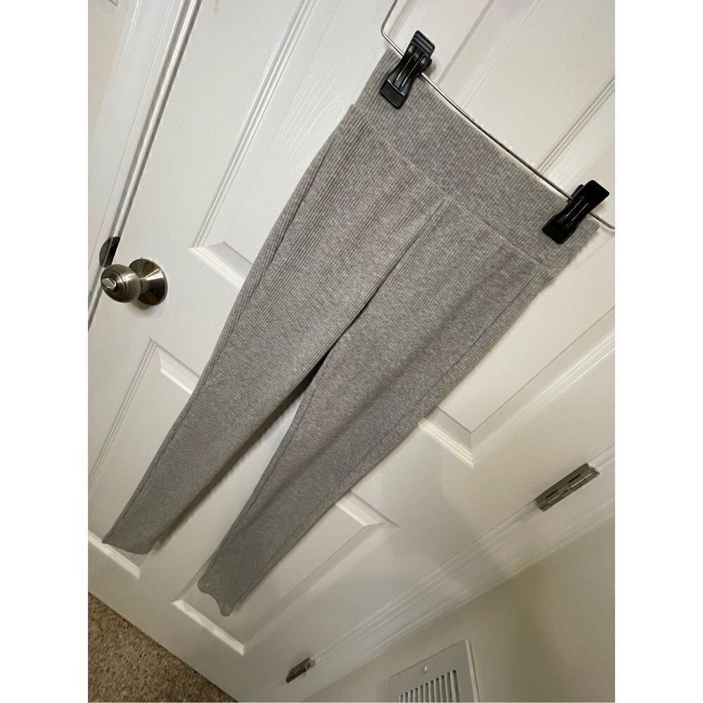 Egreis women’s small leggings NWT gray